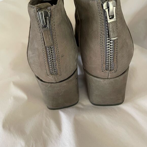 Eileen FisherMushroom Colored Suede Booties Size 8.5 - Picture 10 of 11
